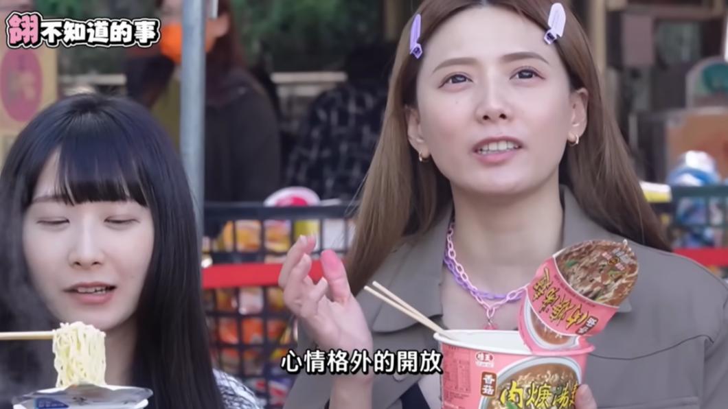 解婕翎表示在泡麵廟吃泡麵格外放鬆。(圖/翻攝自解婕翎YT頻道)
