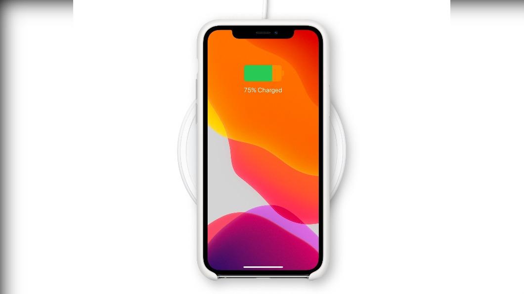 不用再買原廠充電盤?iPhone 15傳將開放15W快充