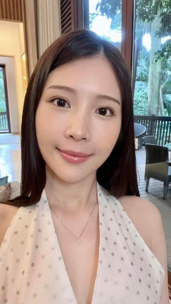 王馨怡曾斷言雞排妹未來很可能當民意代表。(圖/翻攝自鄭家純臉書)