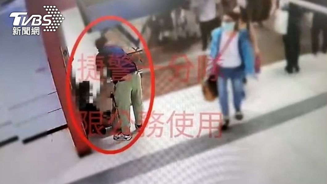 捷運警察到場盤查。(圖/TVBS)