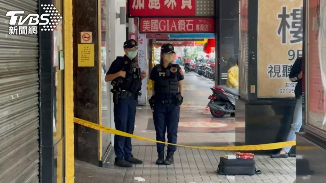 警方拉起封鎖線採證。(圖/TVBS資料畫面)