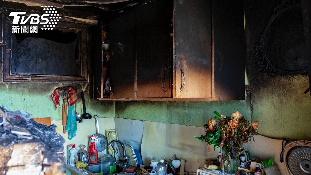 婦人煮飯時突然爆炸,全身38%燒傷身亡。(示意圖,與本文無關/shutterstock達志影像)