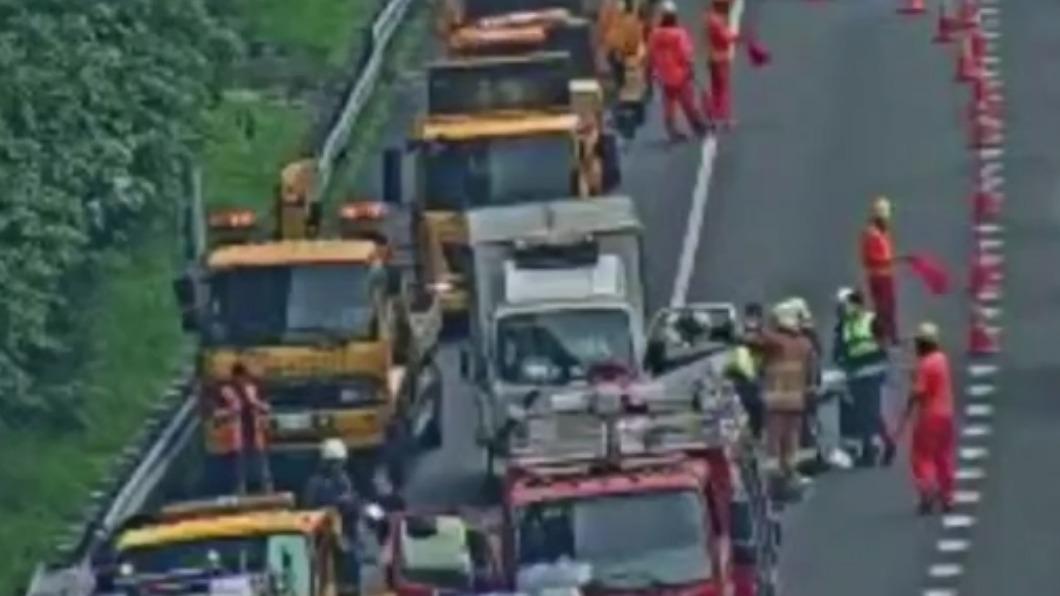 物流車發生事故。(圖/國道即時路況、記者爆料網)