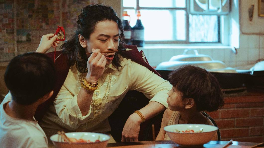 Toro觸景傷情淚崩 。（圖／紅衣小女孩股份有限公司提供）