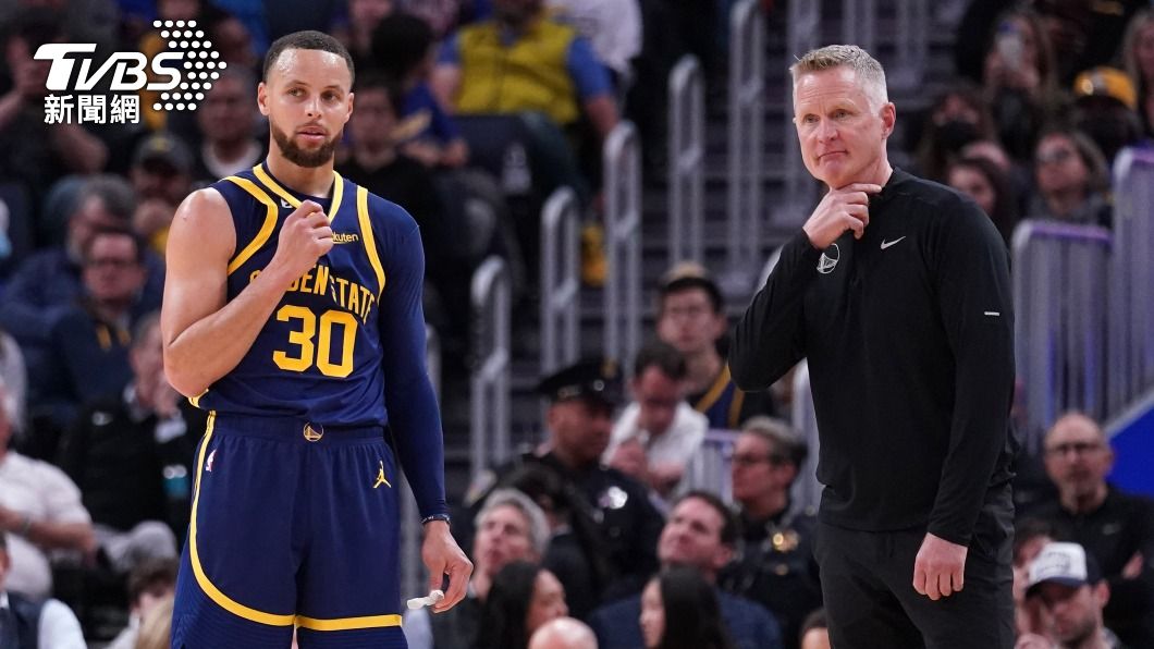 NBA/柯爾保兵符關鍵?盛讚柯瑞「跨時代球員」:執教他很幸運