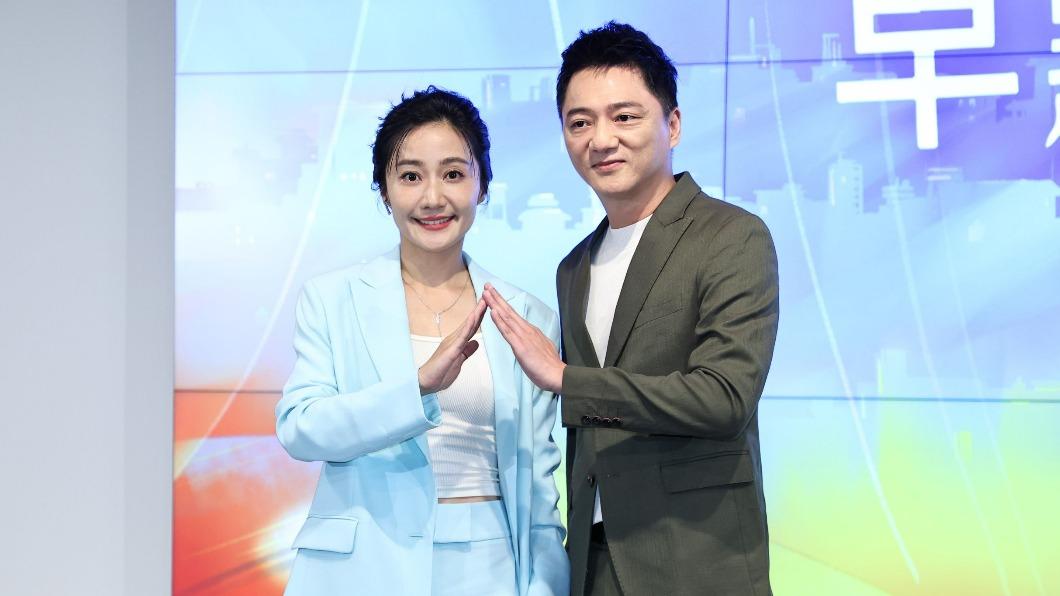 藍葦華(右)、陳婉婷飾演林嘉俐爸媽晚年時期。(圖/大愛提供)