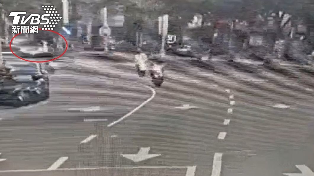 士林嬤趕著到土地公廟拜拜 違規穿越馬路遭撞飛重傷身亡