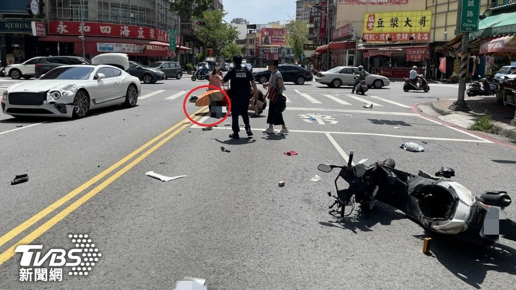 鼻酸!男大生碰撞千萬賓利 「傷重未好轉」家屬悲痛拔管