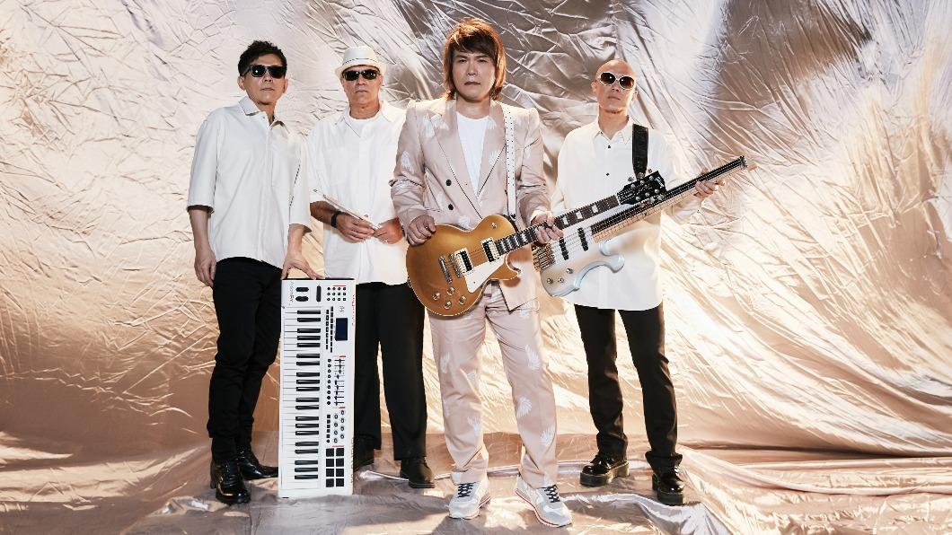 伍佰不忍了!重啟巡演「歌迷合唱超大聲」 他急喊:留一點給我