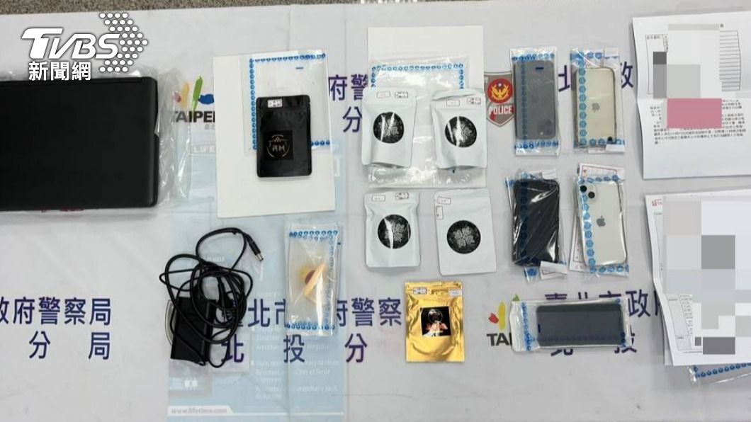 警方查扣證物。（圖／TVBS）