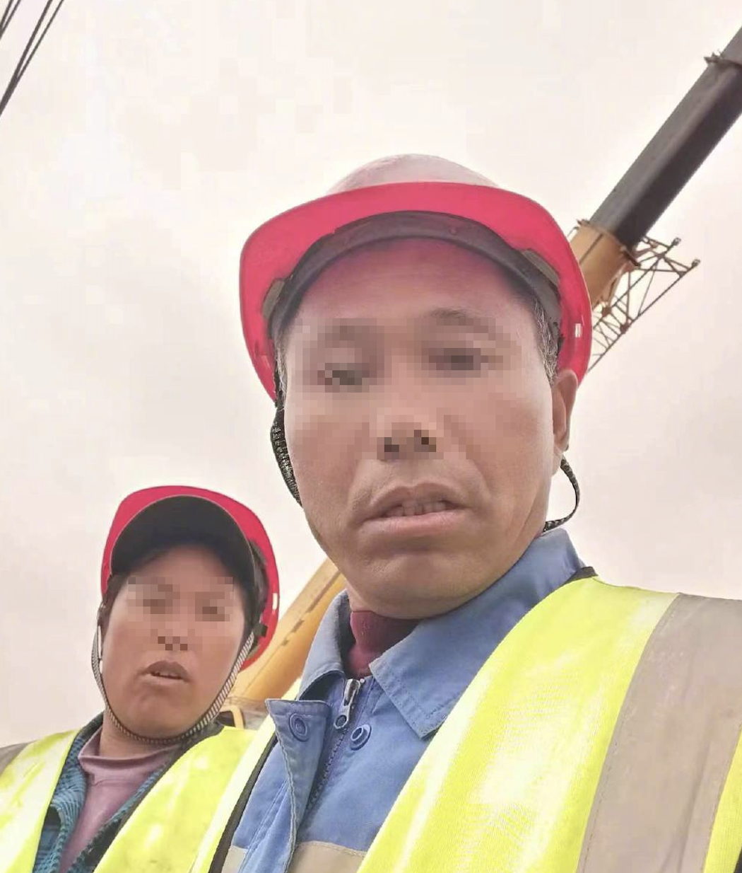 王姓女大生父母皆為工人。(圖/翻攝自微博)