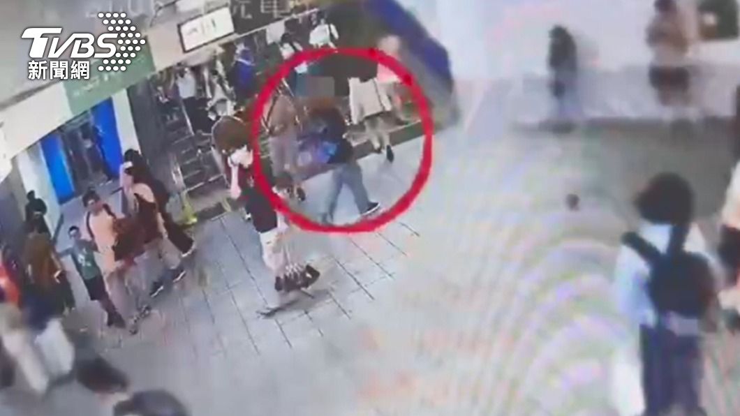 「她太漂亮」忍不住！捷運西門站有偷拍狼　好心人提醒幫追捕