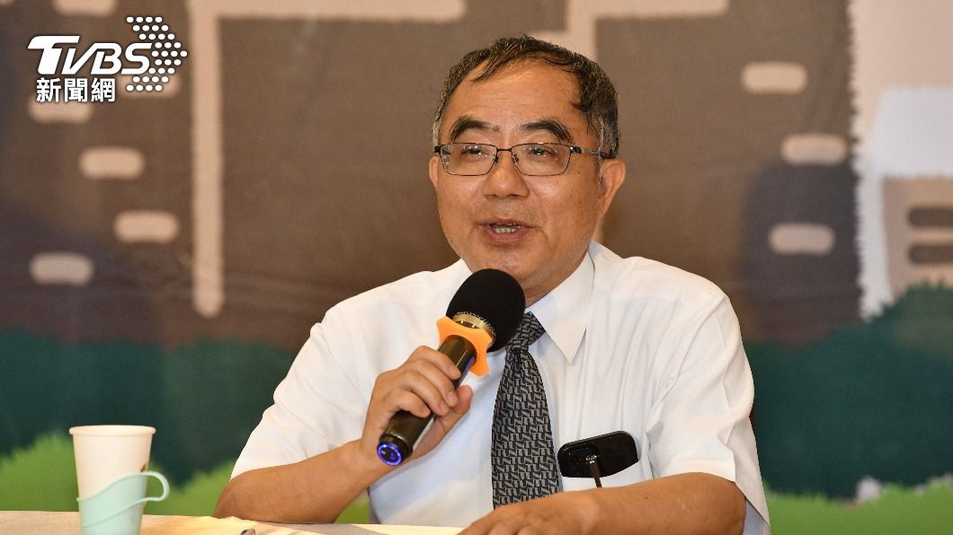 台大校長陳文章畢業典禮後受訪。(圖/胡瑞麒攝)