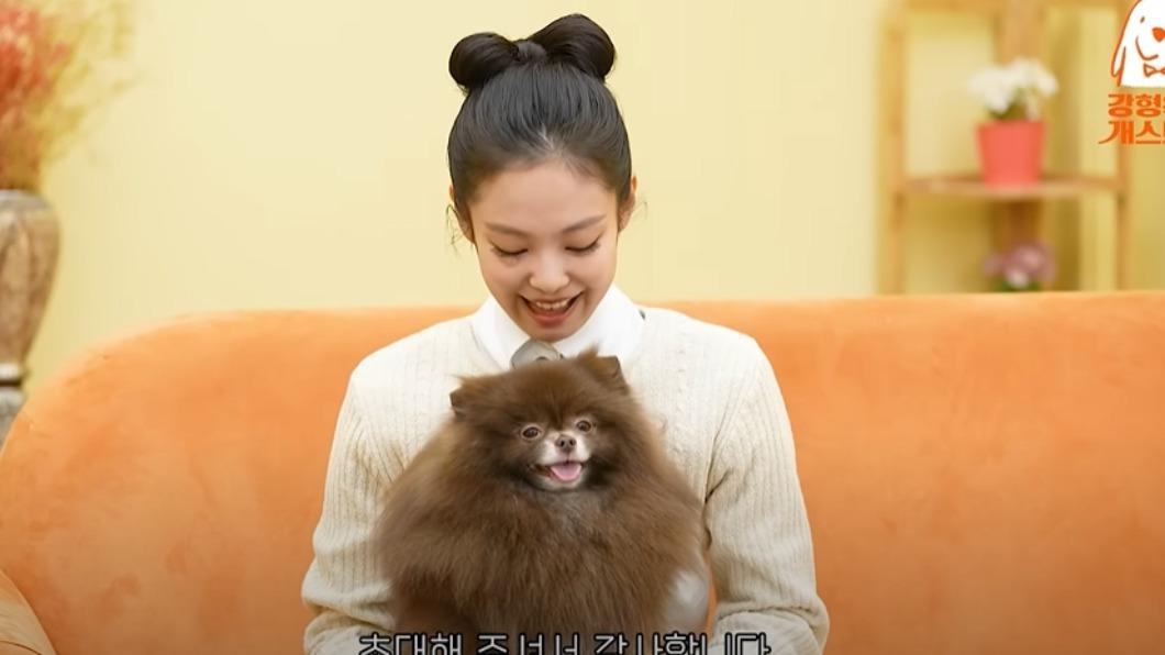 Jennie在節目中首度公開愛犬離世的消息。(圖/翻攝自강형욱의 보듬TV YouTube)