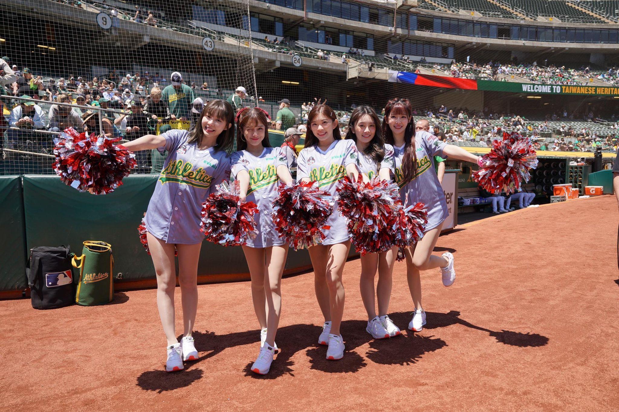 樂天女孩運動家隊台灣日。(圖/樂天桃猿球團提供)