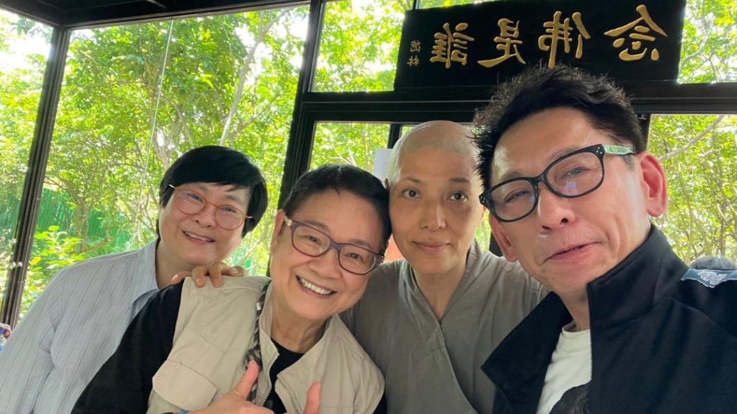 前港姐周美鳳(左起)、資深媒體人汪曼玲、秦蔚文、傅明憲(Gigi)。(圖/翻攝自汪曼玲微博)
