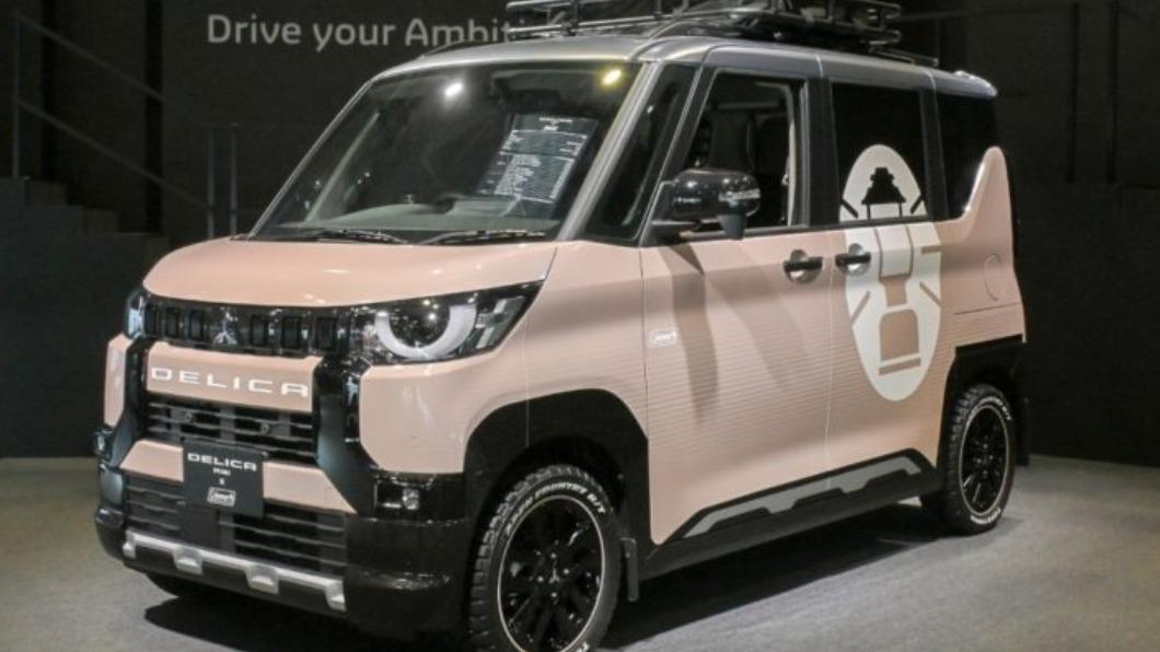 迷你版得利卡在東京改裝車展上正式登場,Coleman聯名特仕車也同步現身。(圖/翻攝自Mitsubishi官網)
