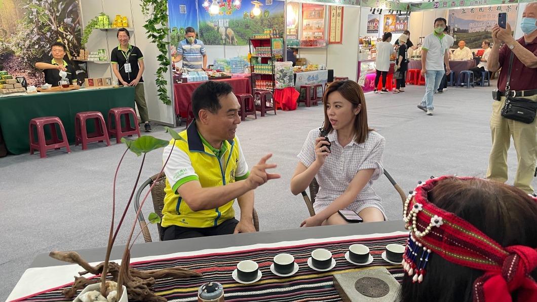 王瞳對茶很熱愛,特地跟劇組告假去南投推廣茶文化!(圖/民視提供)
