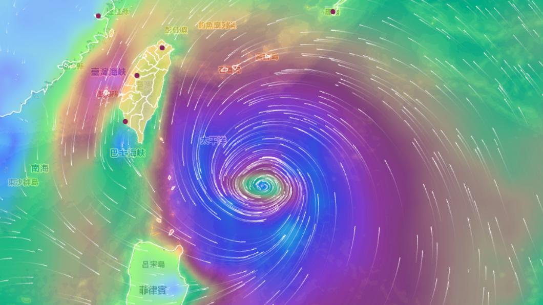 瑪娃颱風在台灣東邊慢慢繞。（圖／翻攝自風場圖）