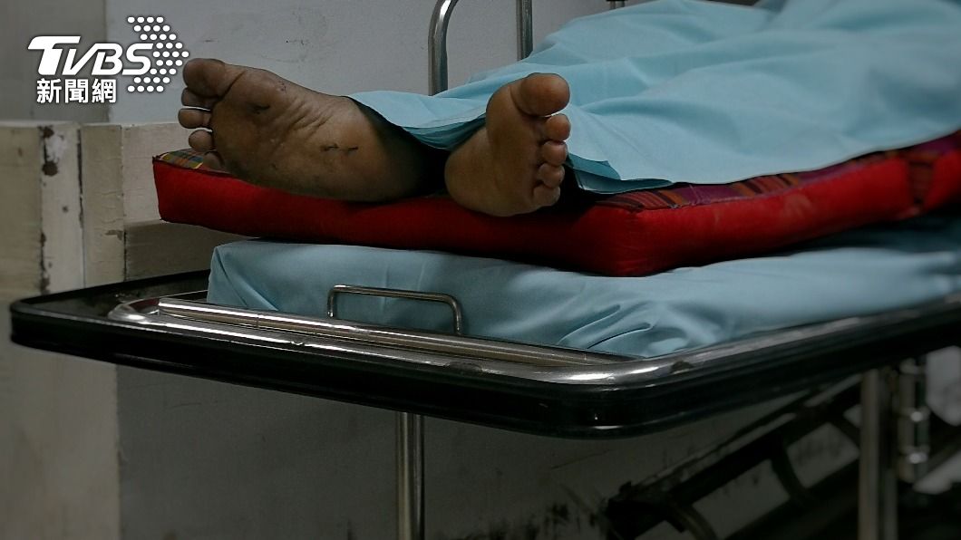 老翁最終因失血過多不幸身亡。(示意圖/Shutterstock達志影像)