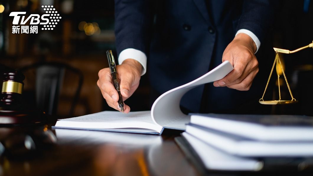 施瓦茨除了用ChatGPT撰寫訴狀外，事後更沒發現內文出包。（示意圖／shutterstock達志影像）