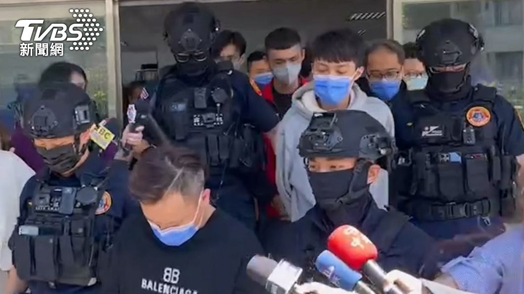 黃男、張男與曾姓槍手被警方移送。(圖/TVBS)