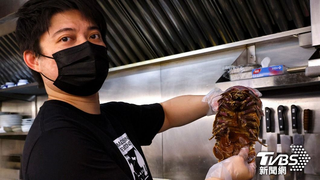 店家在臉書上表示具足蟲是他們夢寐以求的珍貴食材。（圖／達志影像路透社）