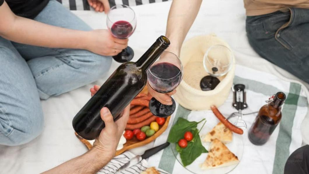 肝病帶原者若長期過量飲酒,死於肝癌的危險性更較常人高出數十倍。(圖/TVBS)