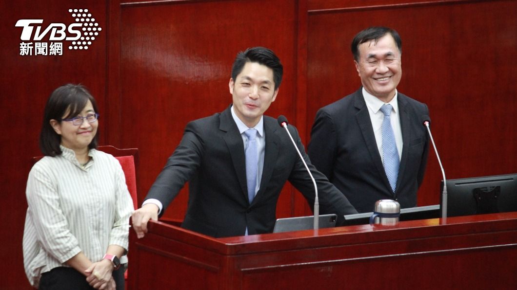 答不出來就講「這一句」? 議員酸蔣萬安變「安安答錄機」