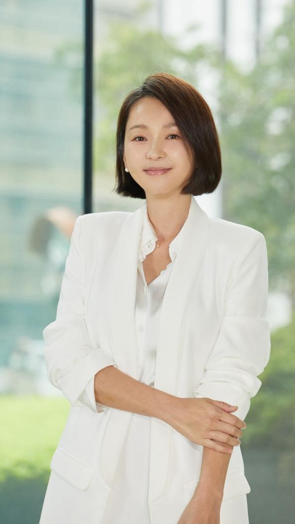 六月（蔡君茹）考取台師大GF EMBA。（圖/翻攝自六月臉書）
