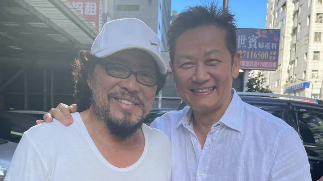 野生張菲被捕獲! 徐乃麟路上巧遇「雙大咖」罕合體大聊阿公經