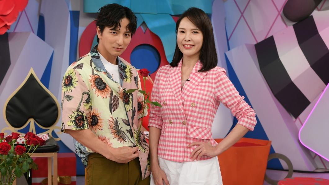主持人小煜和天心。(圖/三立提供)