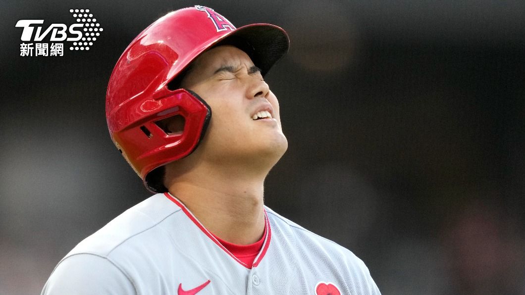 痛到大叫!大谷遭152公里速球擊中腳 續留場上白襪迷鼓掌