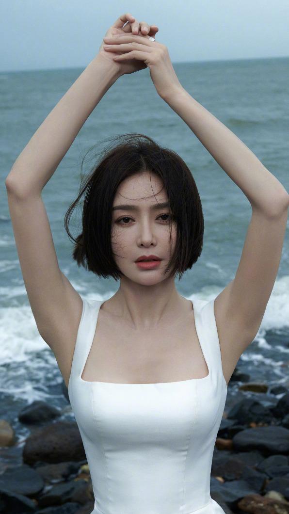 女星秦嵐就是巨蟹座。（圖／翻攝自秦嵐微博）