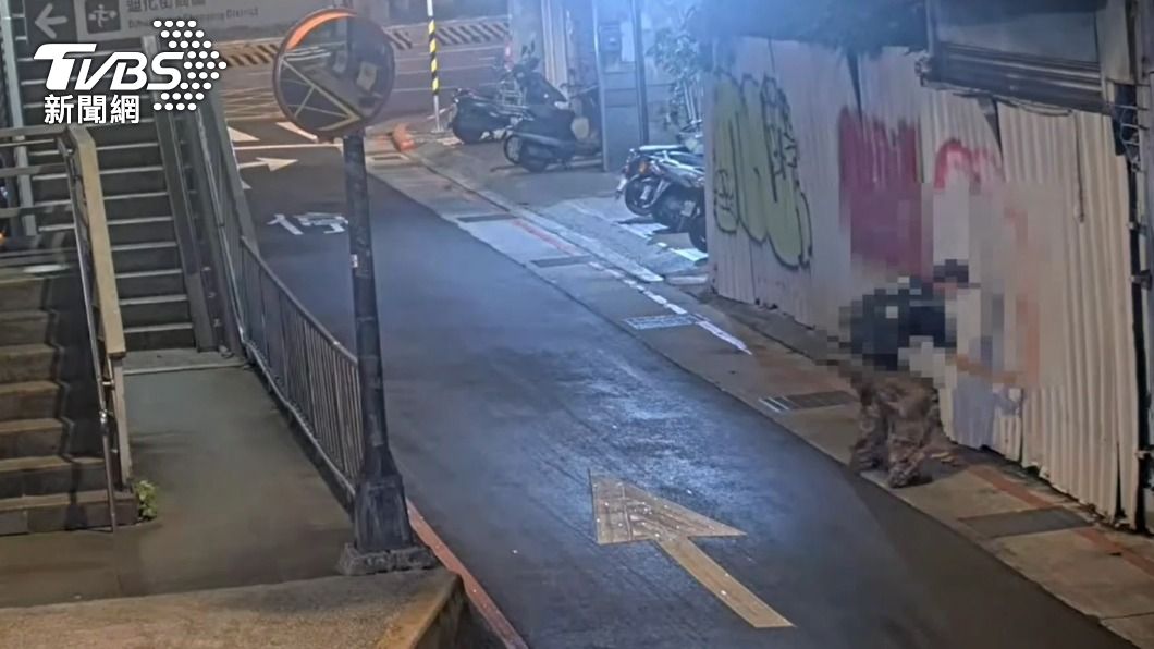 一時技癢！男大生躲橋下大肆塗鴉　太專心作畫被巡邏警活逮