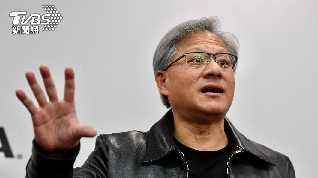 黃仁勳今於南港展覽館進行全球媒體與分析師問答。(圖/胡瑞麒攝)