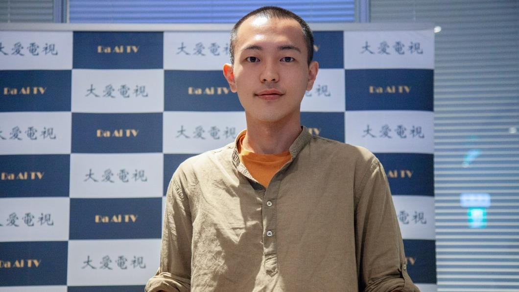 莊岳為詮釋角色瘦成紙片人,一度被工作人員誤認成怪人。(圖/大愛提供)