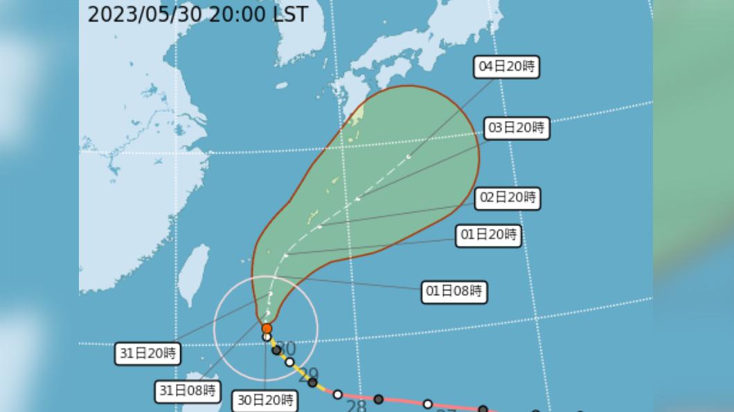 氣象局在晚間8時30分發布海上颱風警報。（圖／翻攝自中央氣象局）