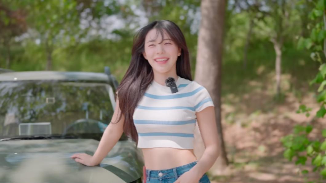 李多慧開箱新車。(圖/翻攝自李多慧YOUTUBE)