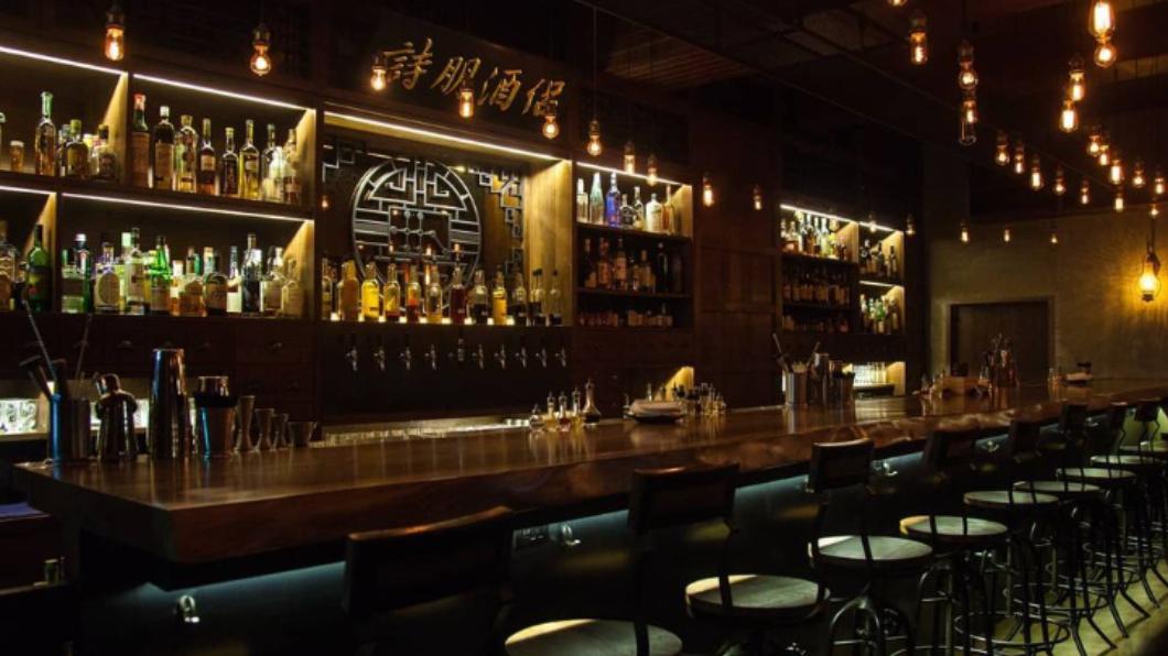 「R&D Cocktail Lab」裝潢融合中西風格,曾獲《富比士》(Forbes)評為「亞洲50間最佳酒吧」。(圖/翻攝自 IG)