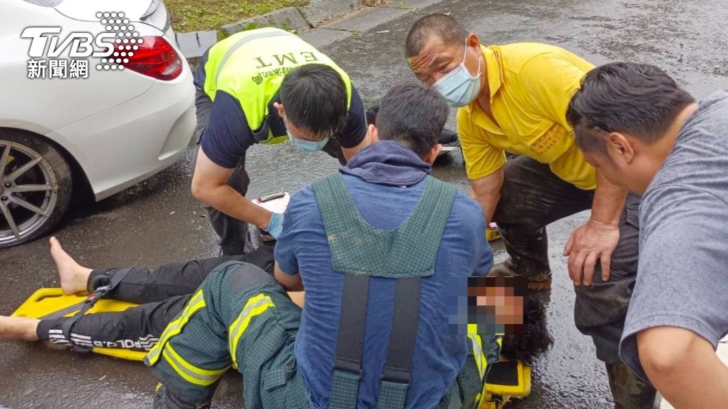 23歲男姓乘客當場失去呼吸心跳。(圖/警方提供)