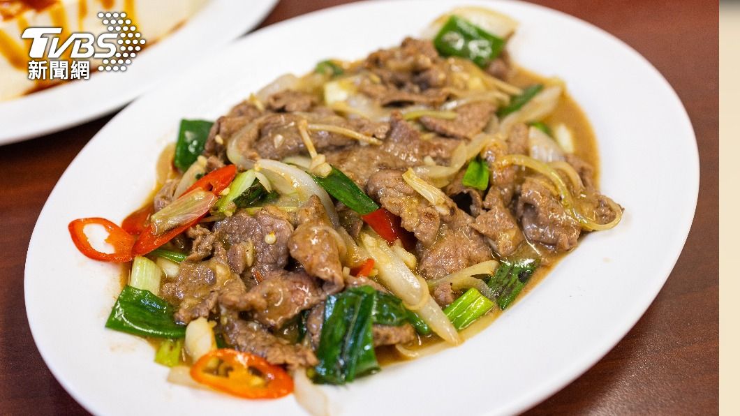 網友說蔥爆牛肉可以看出炒功。(示意圖/shutterstock達志影像)