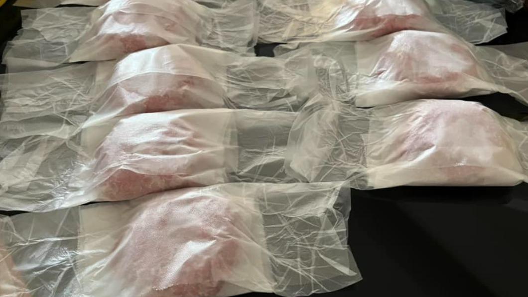 有網友表示,這款保鮮膜用途相當豐富,且很適合拿來包肉。(圖/翻攝自「Costco好市多 商品經驗老實說」臉書)