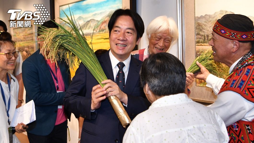 民進黨主席、副總統賴清德今(1)日表示已經同意許嘉恬的辭呈。(圖/胡瑞麒攝)