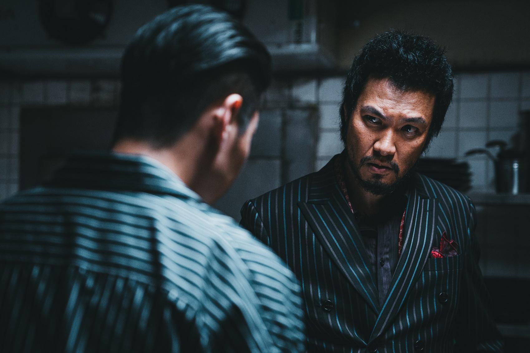 青木崇高為本片拜託《神劍闖江湖》動作團隊預習動作戲。(圖/車庫娛樂提供)
