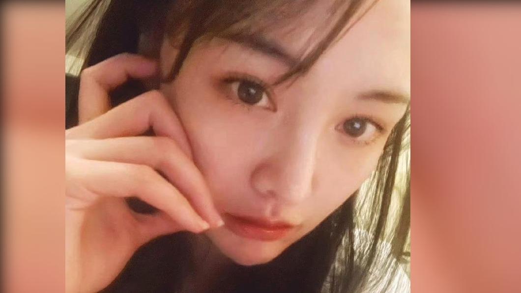 鄭爽自拍的近照。（圖／翻攝自臉書）