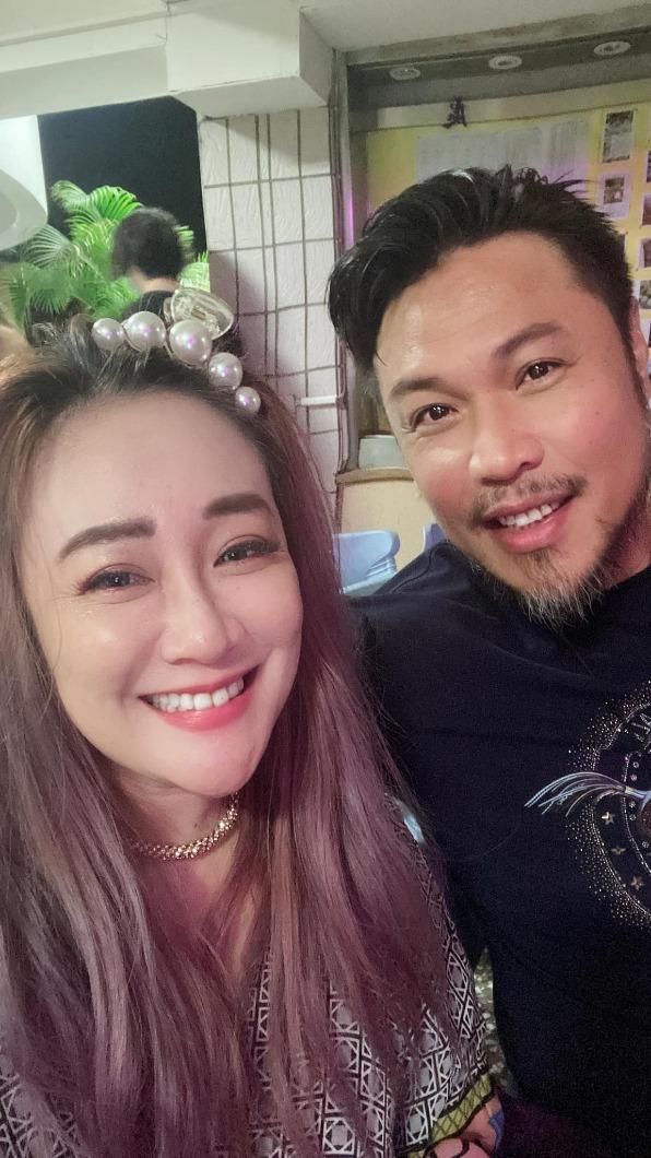 陳致遠和林秀琴結婚22年。(圖/翻攝自陳致遠臉書)