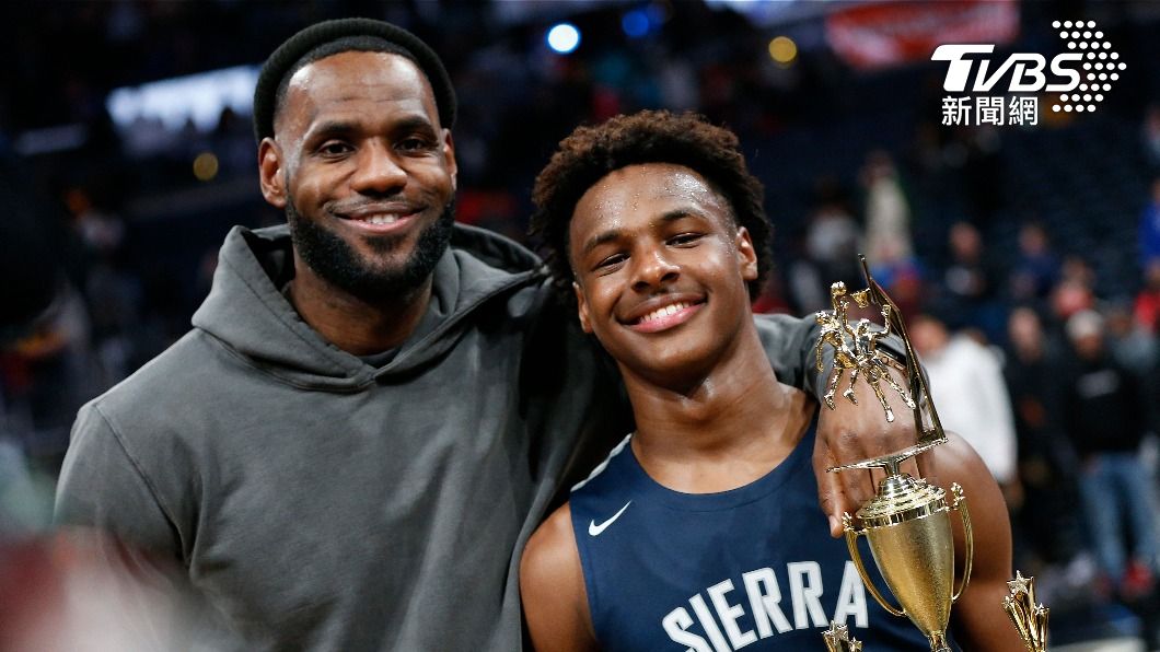 詹姆斯多次表明退役前最大心願就是與布朗尼在NBA聯手打球。（圖／達志影像美聯社）