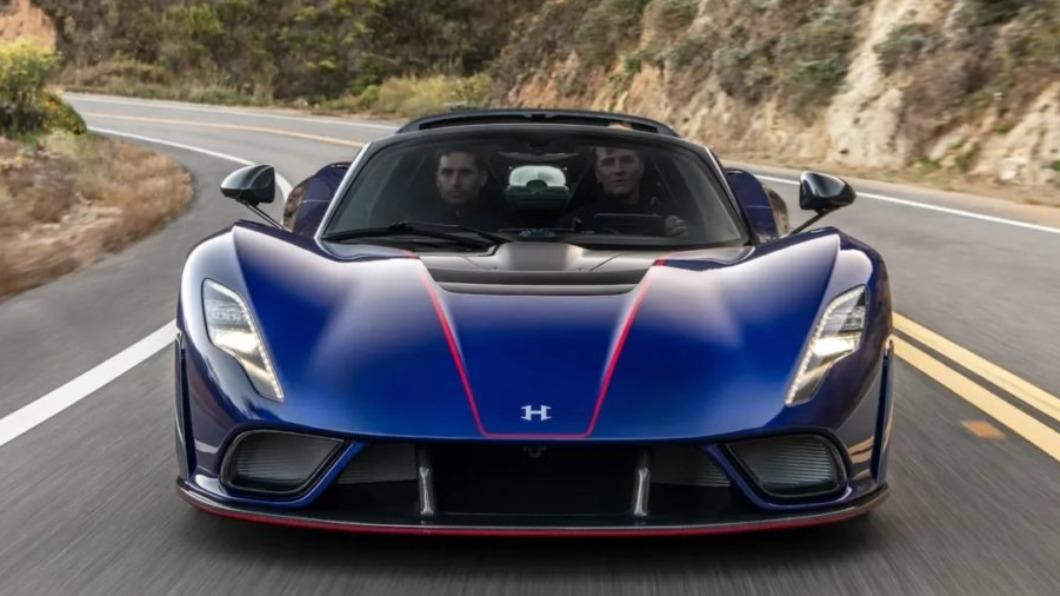 Venom F5 Roadster車上搭載由GM集團所提供的6.6升V8雙渦輪增壓引擎,可以輸出1,817匹馬力。(圖片來源/ Hennessey)