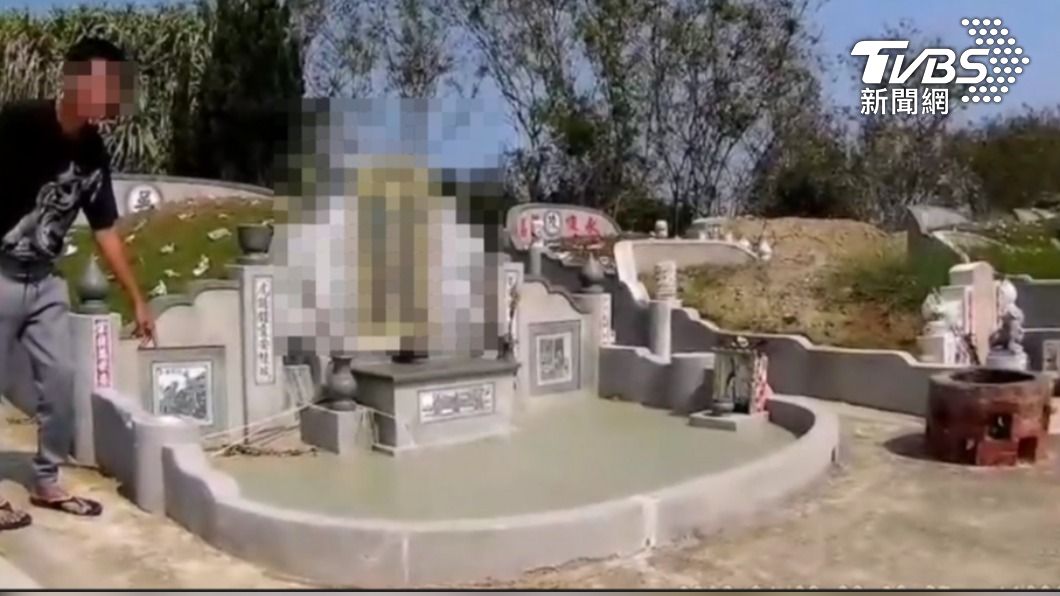 警方帶蔡男重回現場。(圖/TVBS)